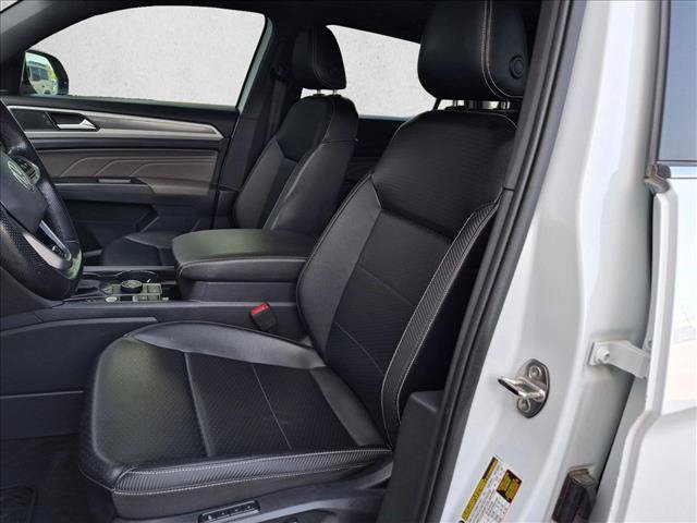 Used 2022 Volkswagen Atlas Cross Sport SEL R-Line w/ Cross Sport MDO Package AWD/4WD image 15