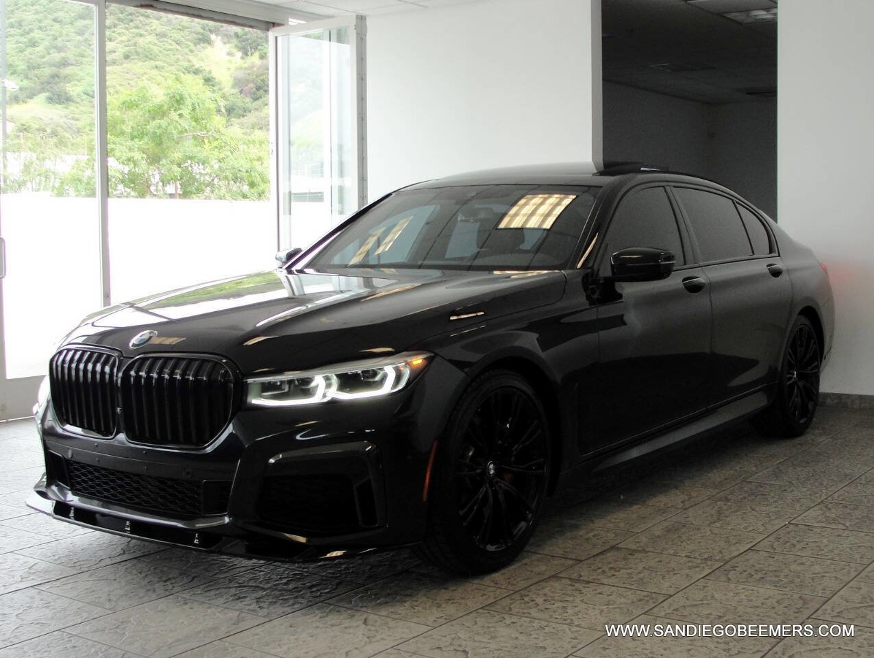 Used 2022 BMW 740i w/ M Sport Package image 42