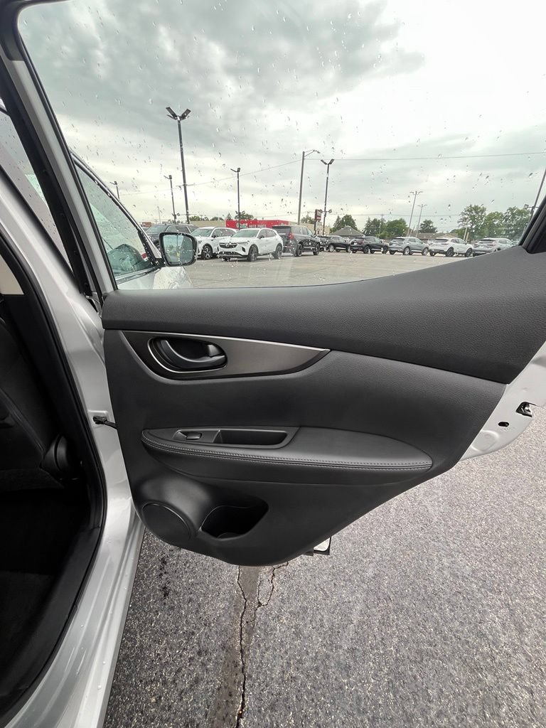 Used 2022 Nissan Rogue Sport S FWD image 27