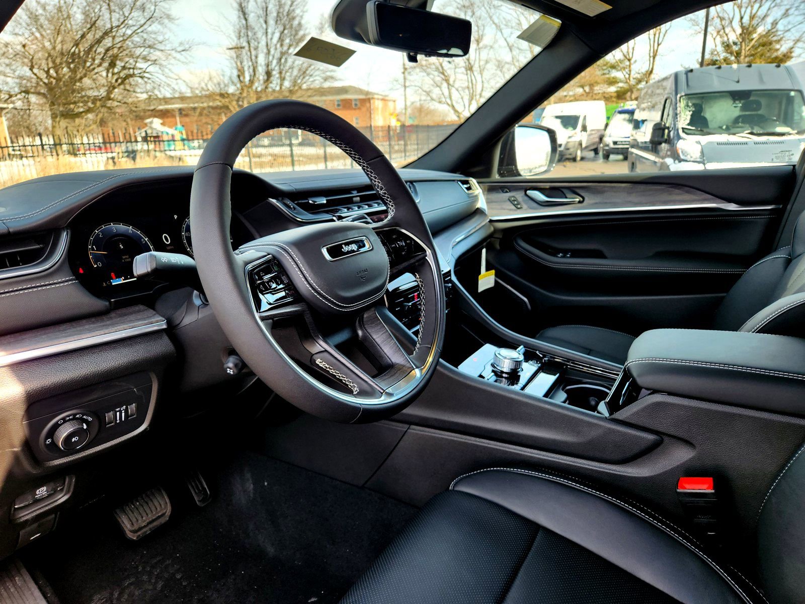 New 2025 Jeep Grand Cherokee L Overland w/ Luxury Tech Group IV image 21