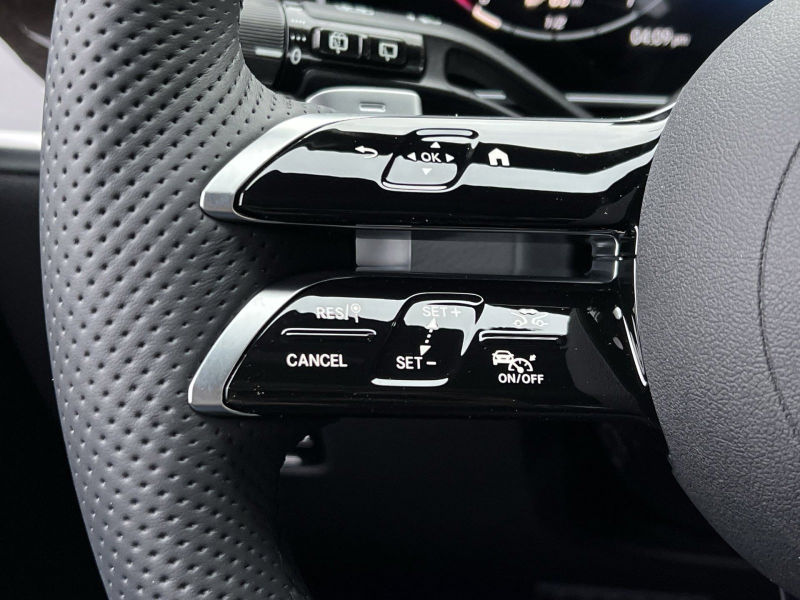 New 2026 Mercedes-Benz GLC 300 4MATIC image 30