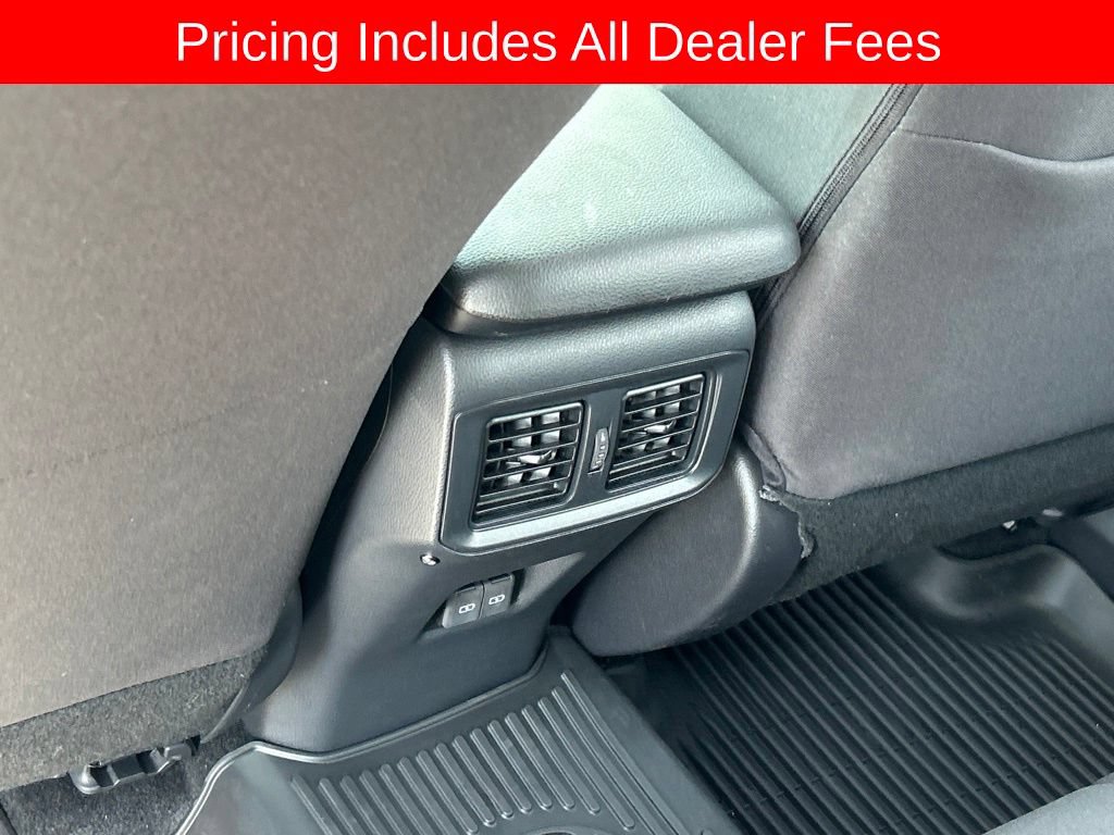 Used 2025 Toyota RAV4 XLE AWD/4WD image 13