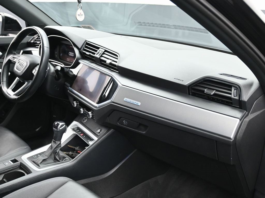 Used 2022 Audi Q3 2.0T Premium Plus w/ Premium Plus Package image 33