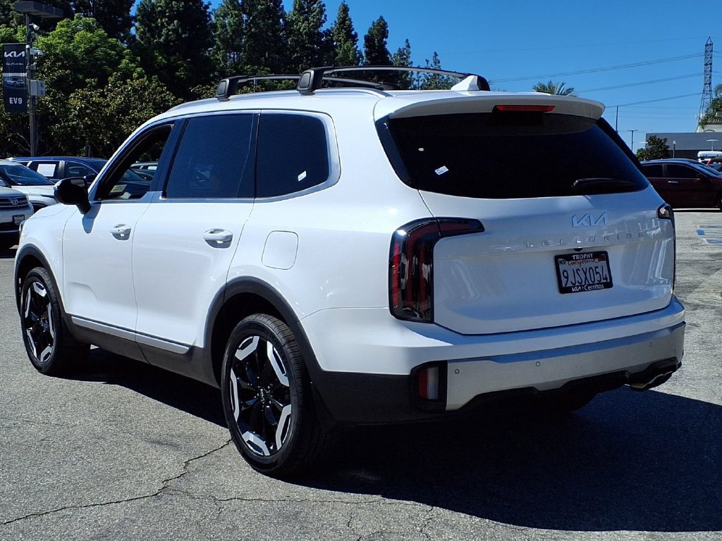 Certified 2021 Kia Telluride S AWD/4WD image 3