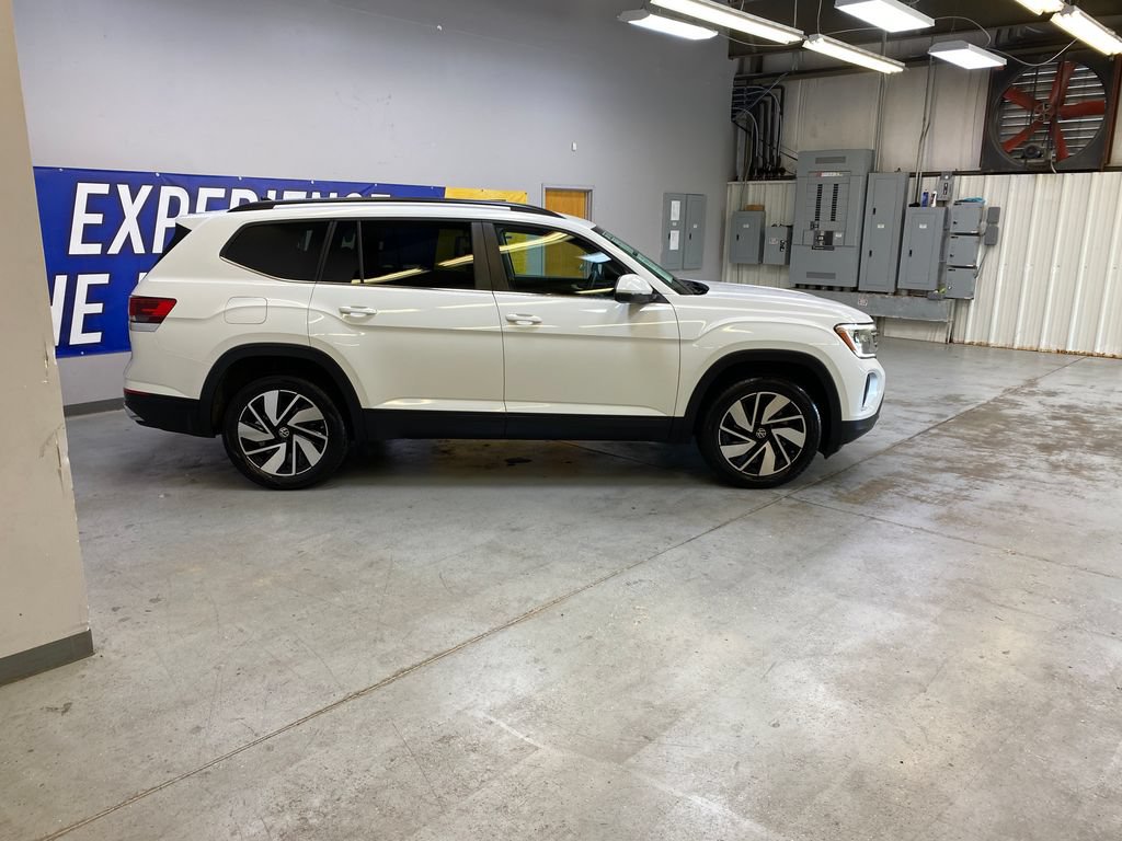 Used 2025 Volkswagen Atlas SE FWD image 8