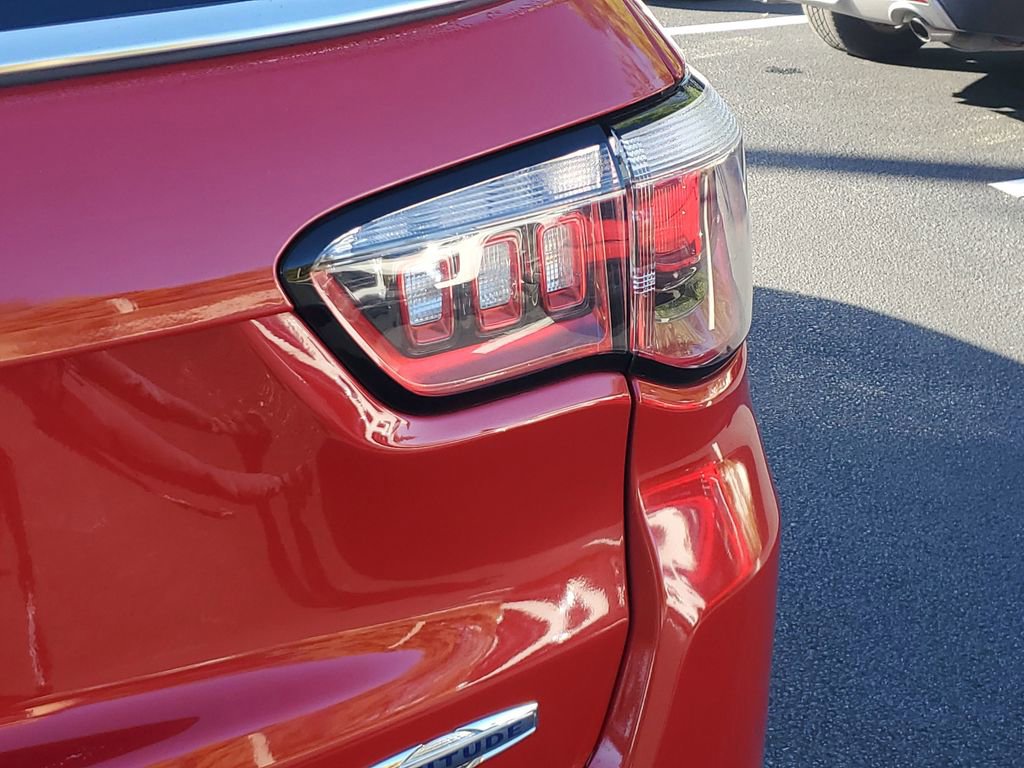 Used 2018 Jeep Compass Latitude w/ Popular Equipment Group image 26