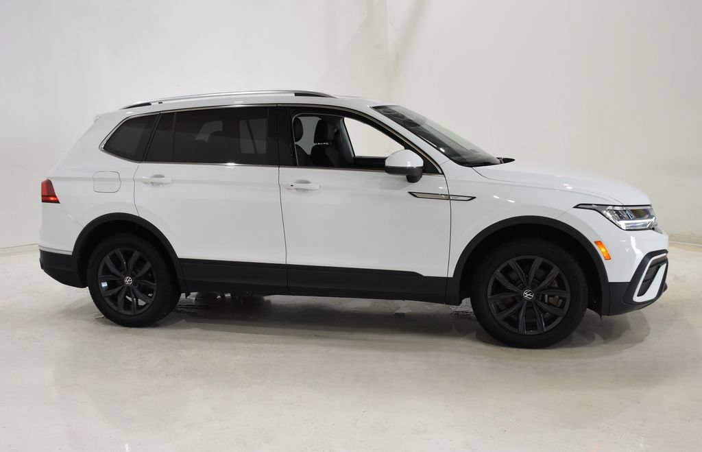 Used 2024 Volkswagen Tiguan SE AWD/4WD image 3