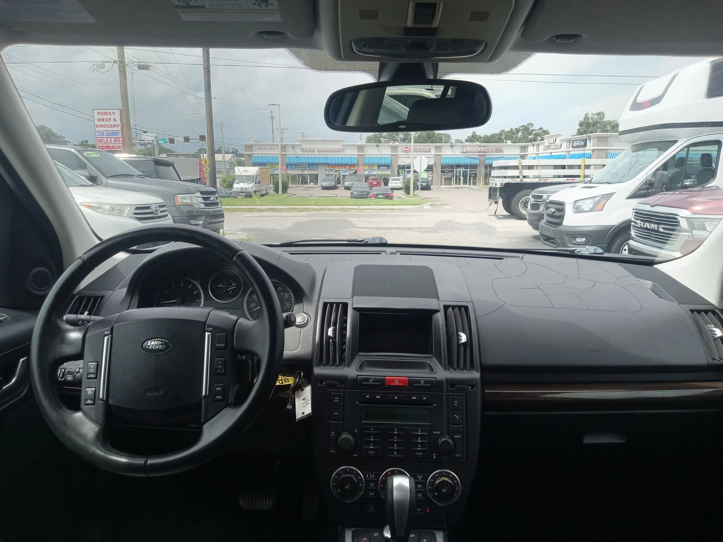 Used 2011 Land Rover LR2 HSE AWD/4WD image 12