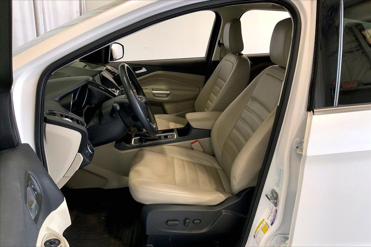 Used 2018 Ford Escape Titanium w/ Ford Safe & Smart Package AWD/4WD image 15