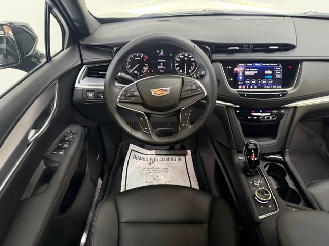Used 2025 Cadillac XT5 Luxury w/ LPO, Floor Liner Package FWD image 30