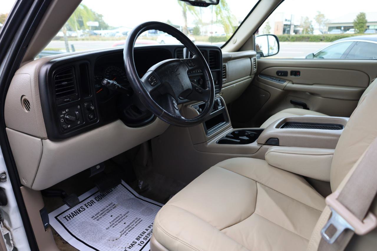 Used 2004 Chevrolet Suburban LT w/ Preferred Equipment Group image 8