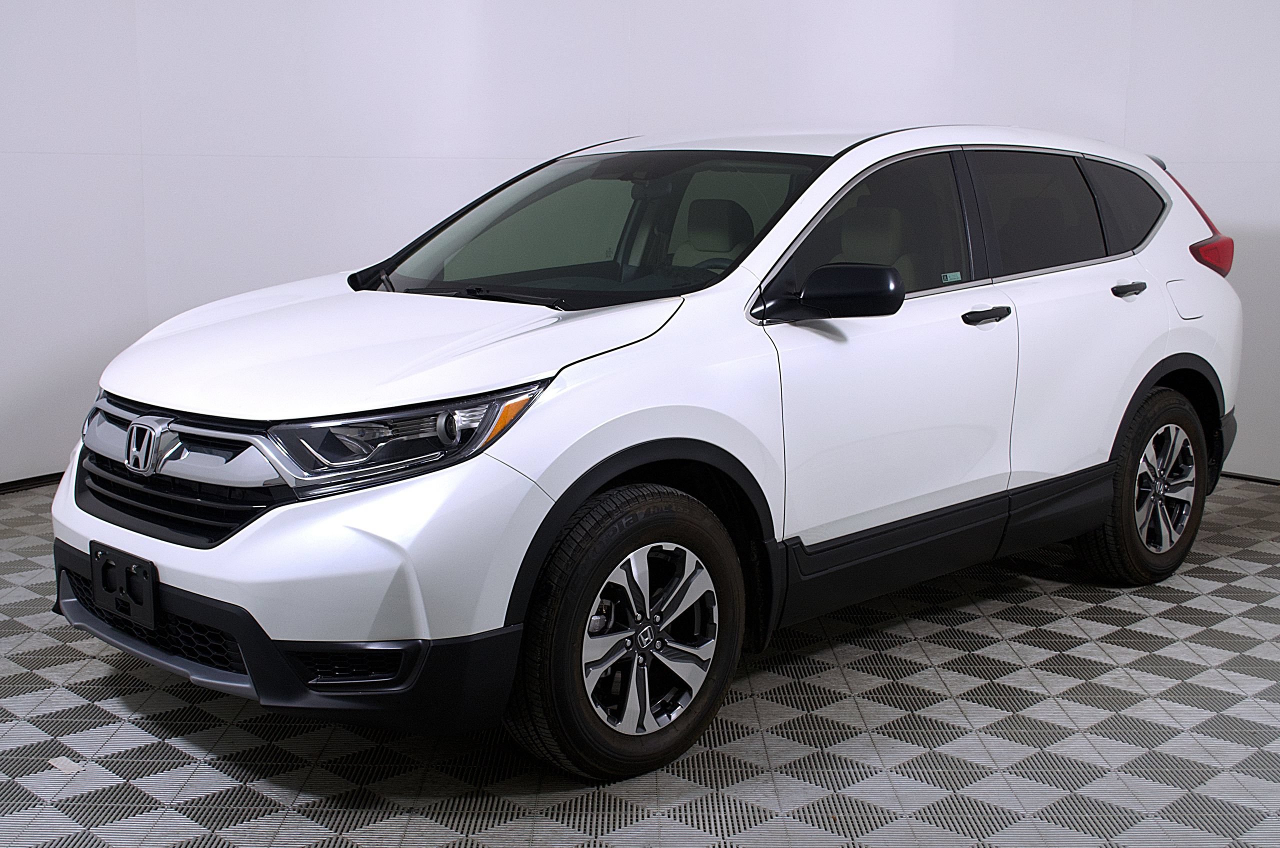 Used 2018 Honda CR-V LX image 3