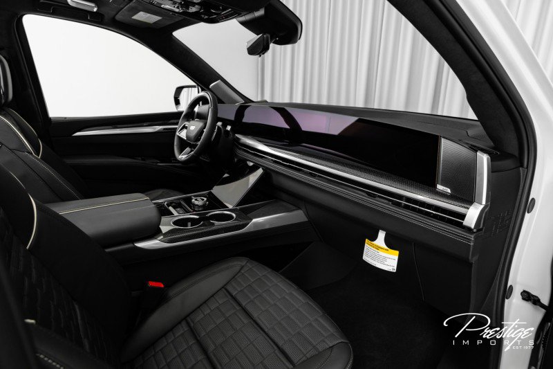 Used 2025 Cadillac Escalade ESV V image 41