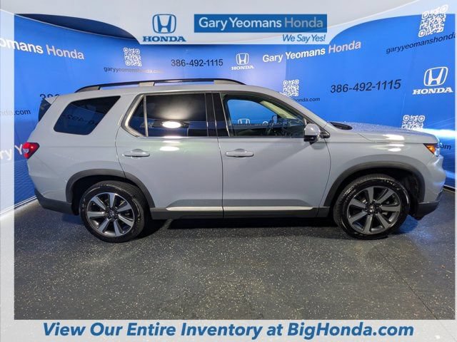 Certified 2025 Honda Pilot Touring image 3