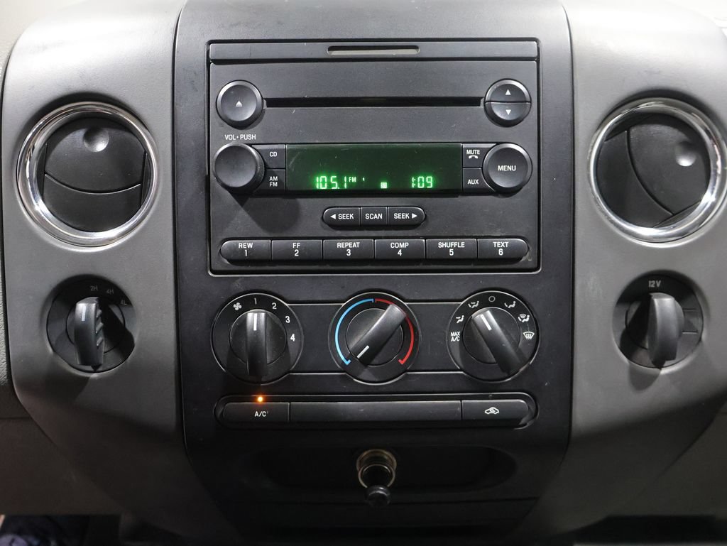 Used 2005 Ford F150 XLT AWD/4WD image 24