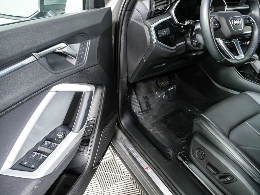 Used 2023 Audi Q3 2.0T Premium Plus w/ Premium Plus Package AWD/4WD image 8