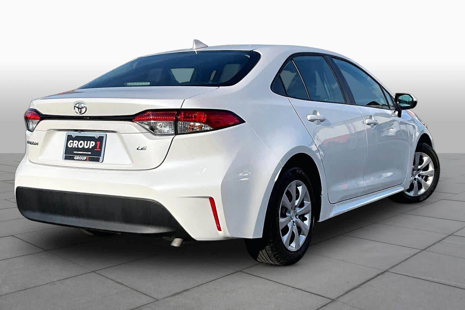 Used 2025 Toyota Corolla LE FWD image 13