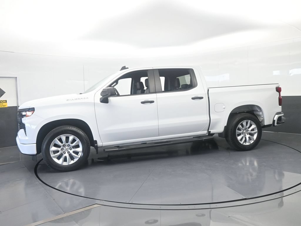 Used 2024 Chevrolet Silverado 1500 Custom RWD image 2