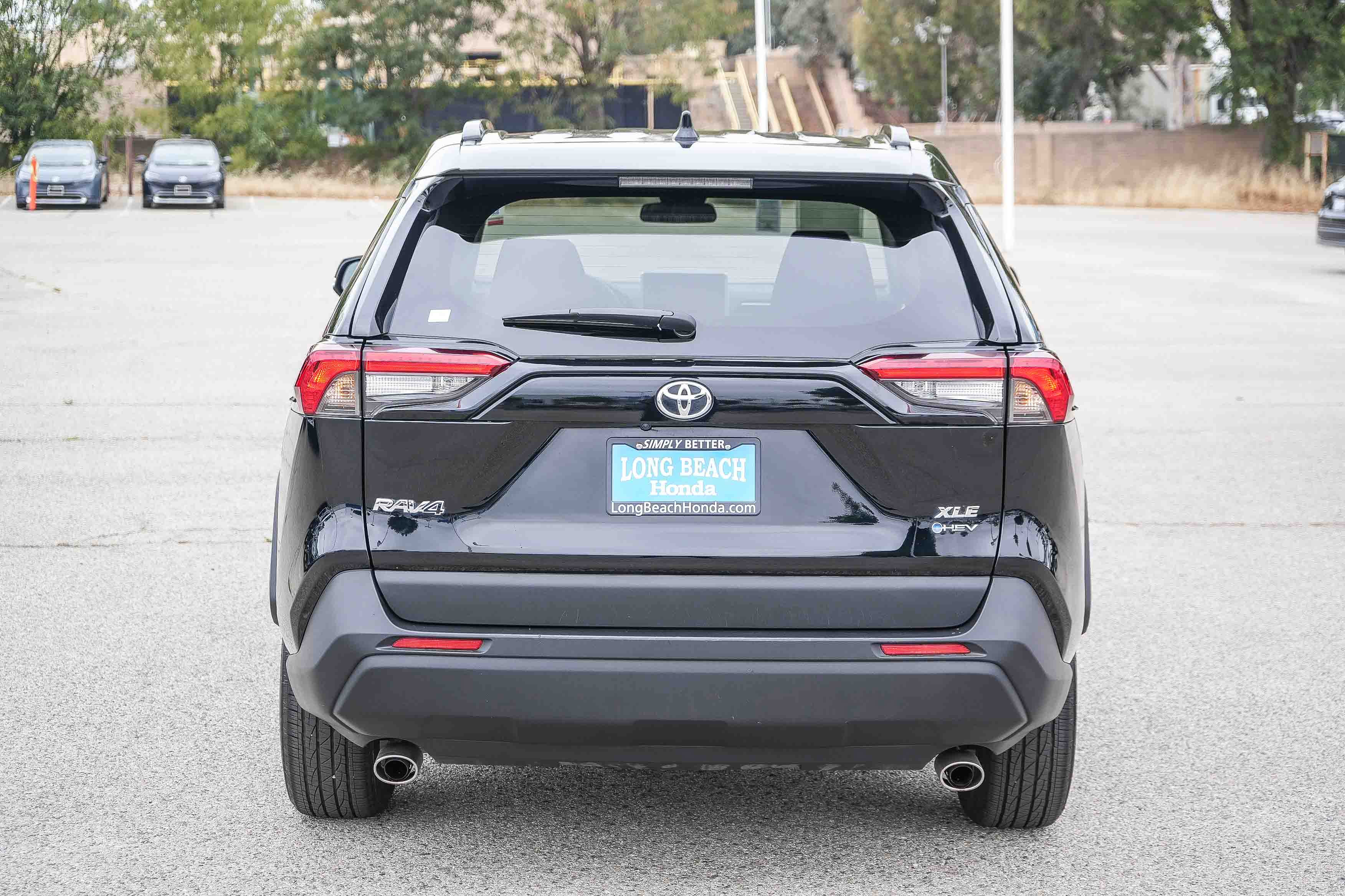 Used 2025 Toyota RAV4 XLE AWD/4WD image 8