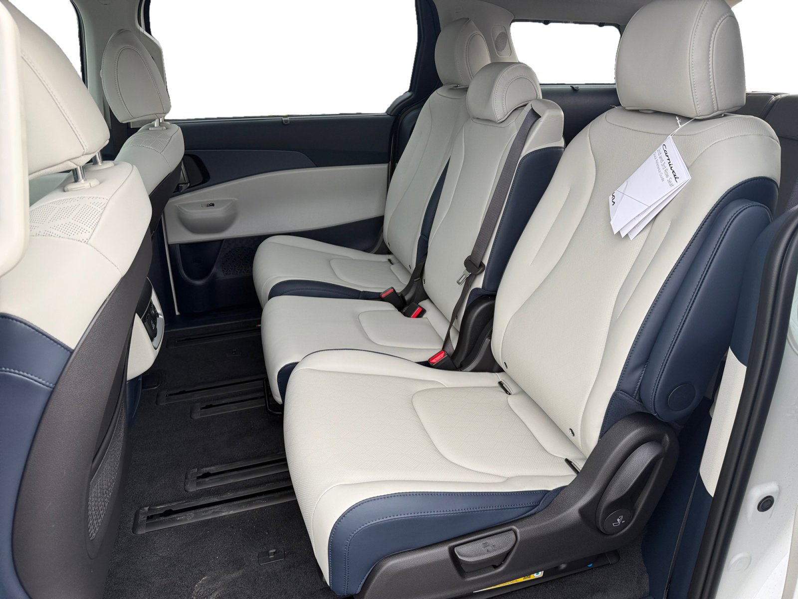 New 2026 Kia Carnival SX image 16
