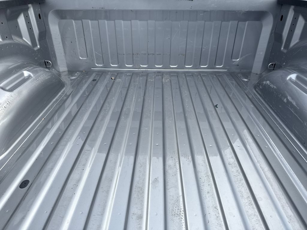 Used 2025 RAM 1500 Laramie AWD/4WD image 11