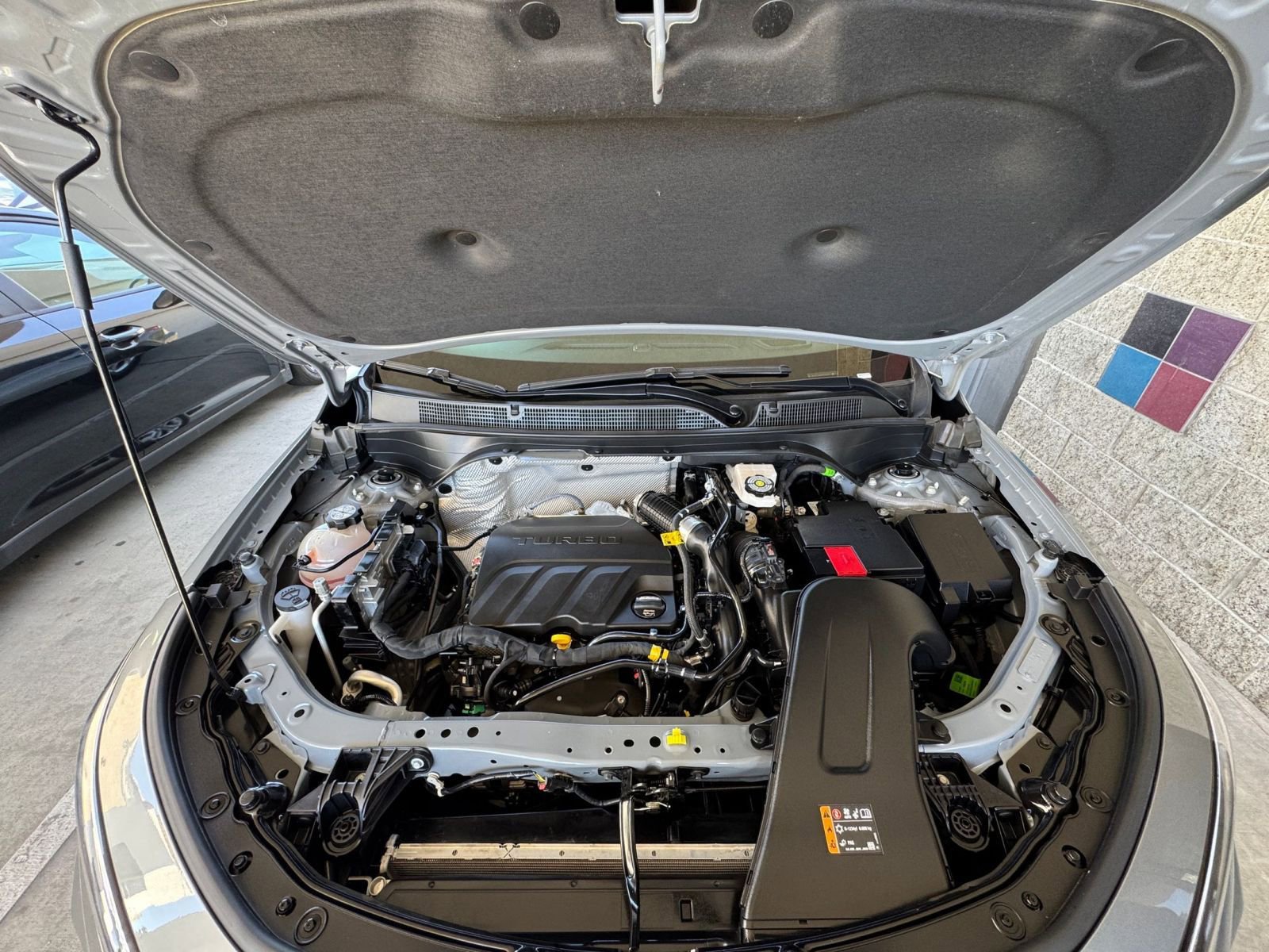 Used 2025 Buick Envista Preferred image 32