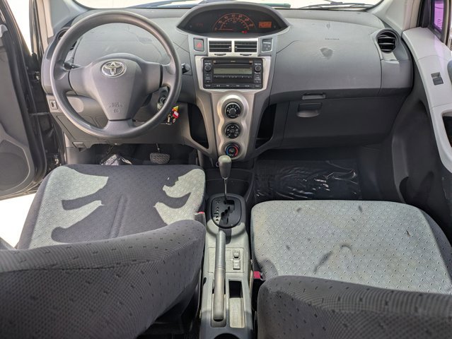 Used 2010 Toyota Yaris 2-Door Hatchback image 15