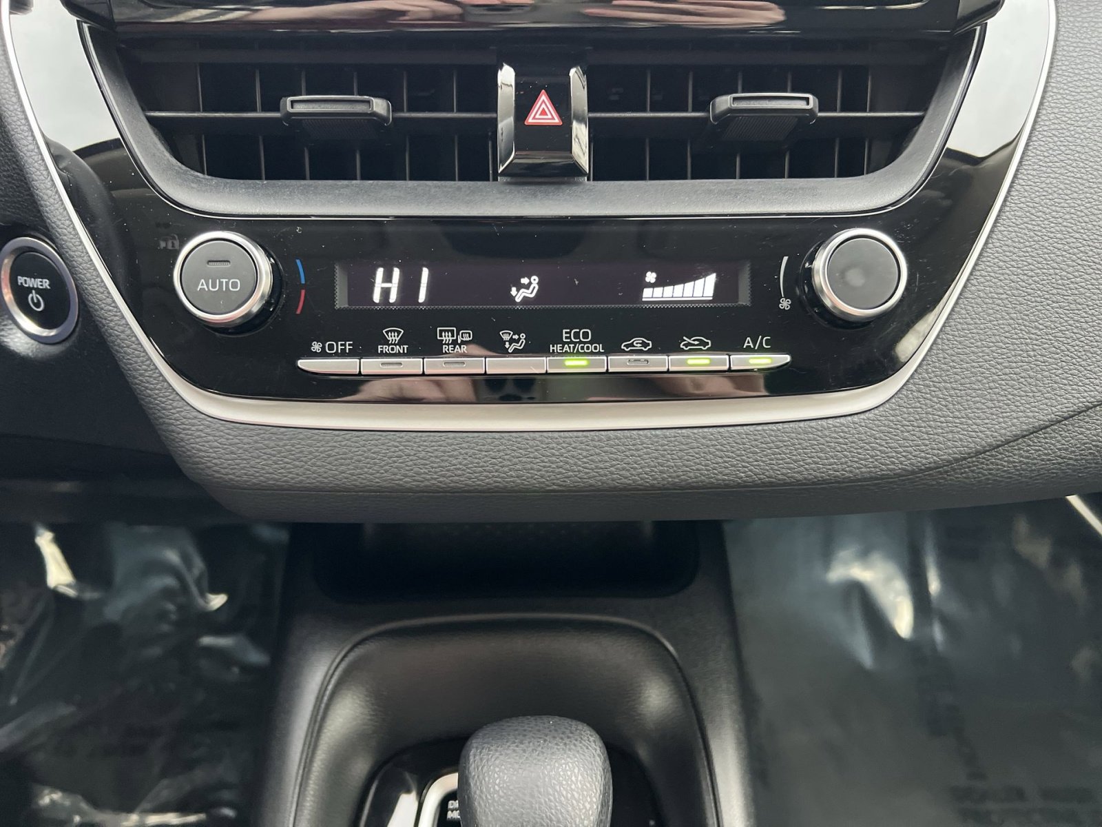 Used 2023 Toyota Corolla LE w/ LE Convenience Package image 19