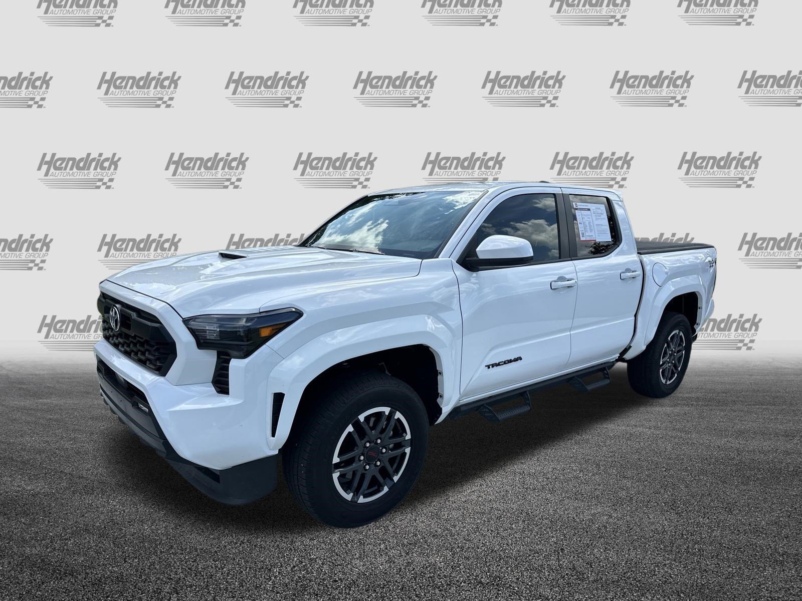 Used 2025 Toyota Tacoma TRD Sport AWD/4WD image 5