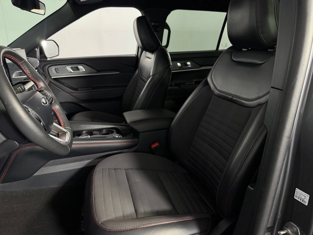 Used 2025 Ford Explorer ST-Line RWD image 25