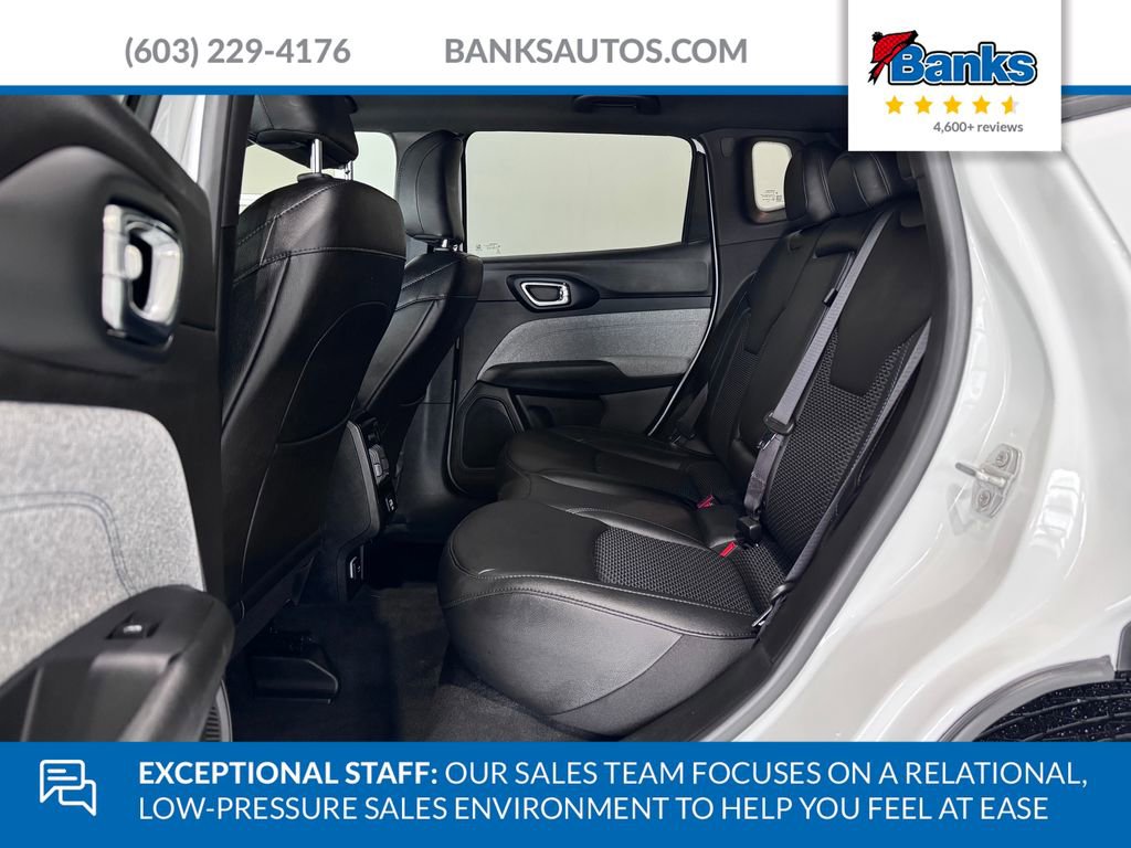 Used 2024 Jeep Compass Latitude image 9