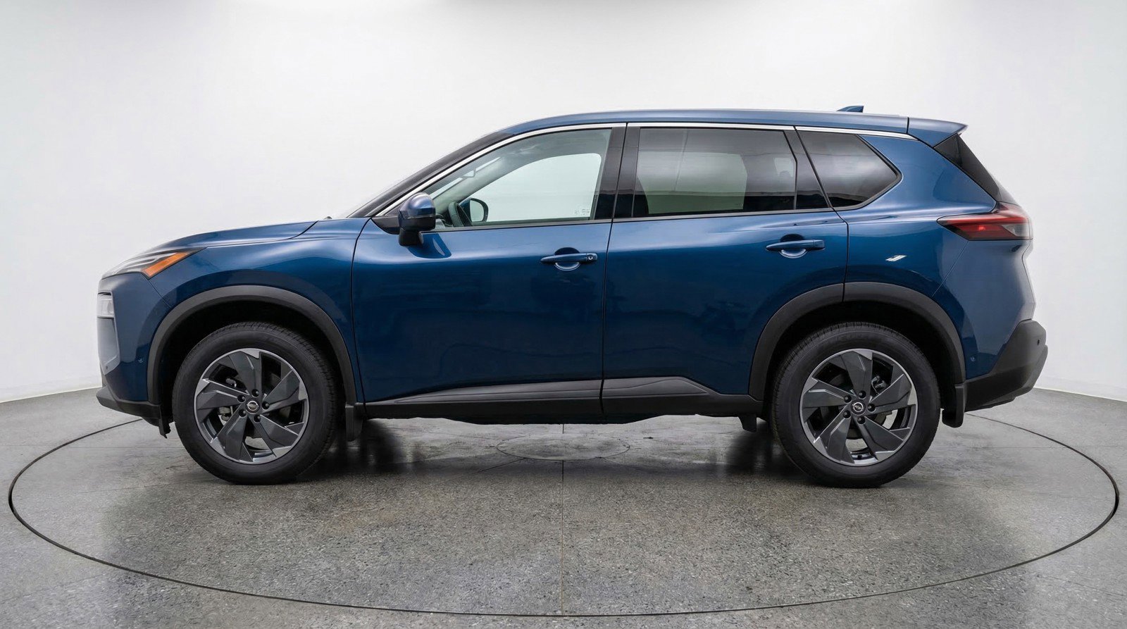 Used 2025 Nissan Rogue SV AWD/4WD image 5