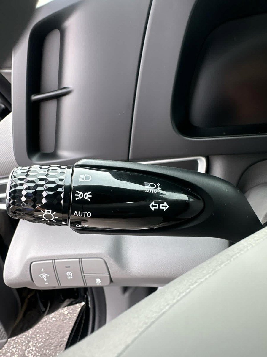 New 2026 Hyundai Elantra SE FWD image 15