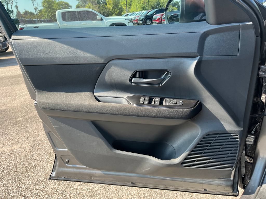 New 2027 Nissan Kicks S FWD image 11