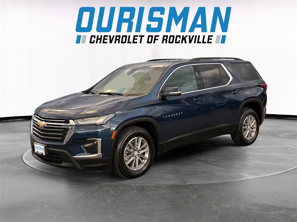 Used 2023 Chevrolet Traverse LT image 2