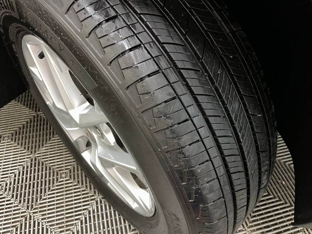 Certified 2024 Chevrolet Equinox LS w/ LS Convenience Package image 46