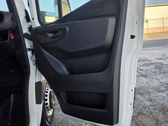 Used 2024 Mercedes-Benz Sprinter 3500 image 25