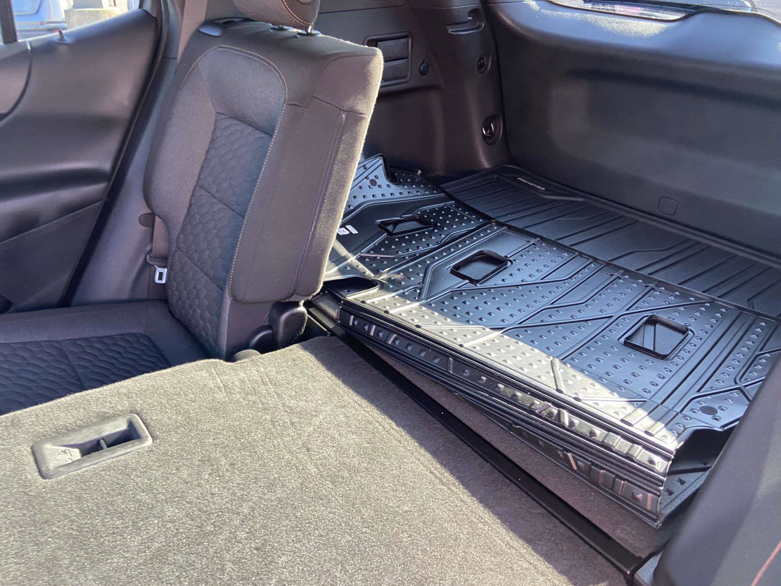 Used 2020 Chevrolet Equinox LT w/ Driver Convenience Package image 5