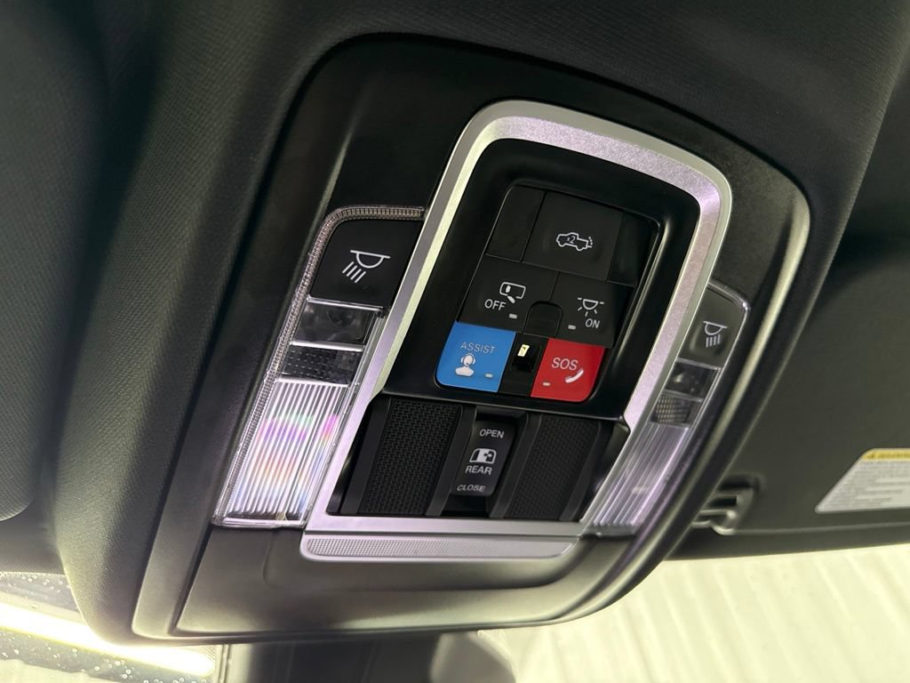 Used 2025 RAM 1500 Limited AWD/4WD image 26