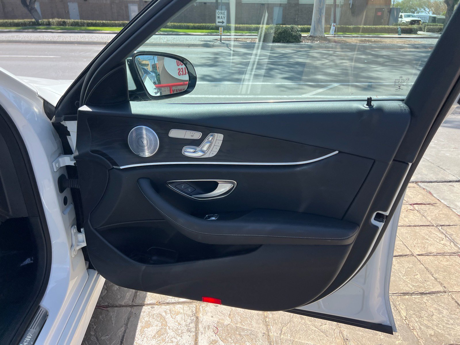 Used 2018 Mercedes-Benz E 300 w/ Premium 2 Package (Q02) image 27
