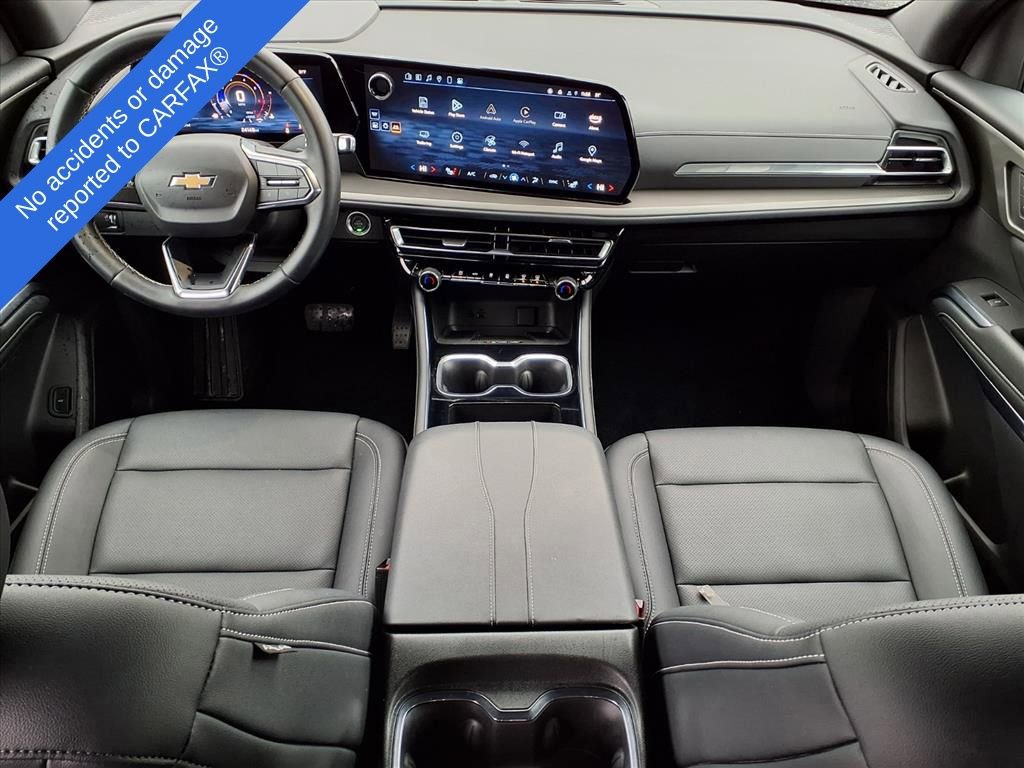 Used 2025 Chevrolet Traverse LT image 13