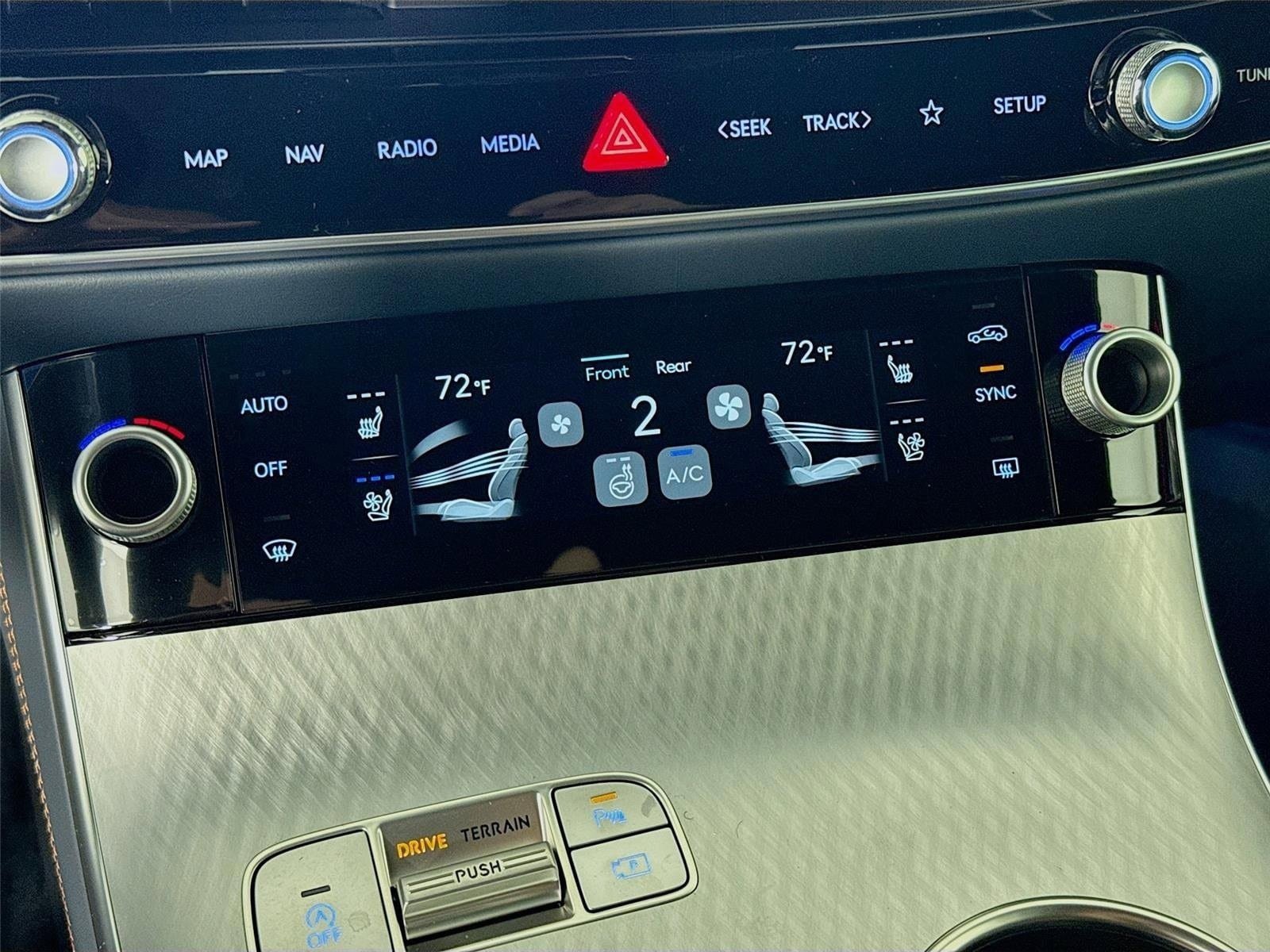 New 2026 Genesis GV70 2.5T Sport Prestige AWD/4WD image 18