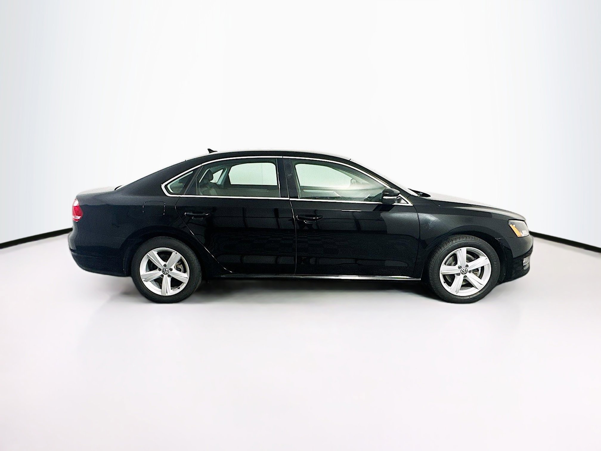 Used 2015 Volkswagen Passat 1.8T Limited Edition FWD image 10