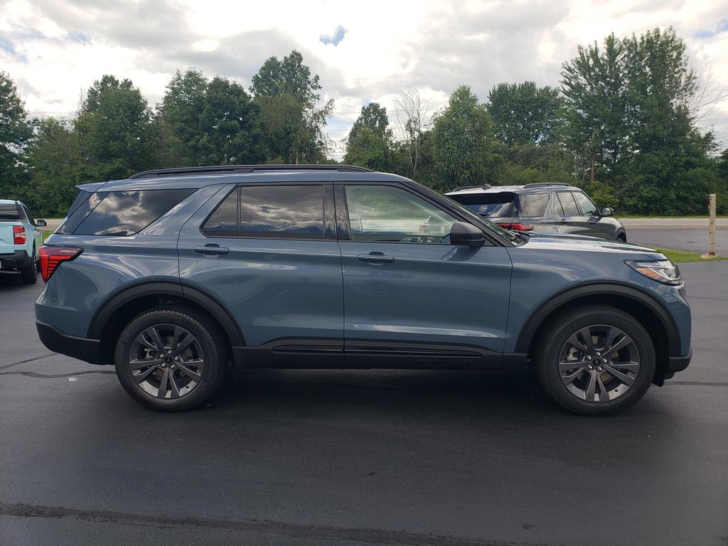 New 2026 Ford Explorer Active w/ Active Comfort Package AWD/4WD image 3