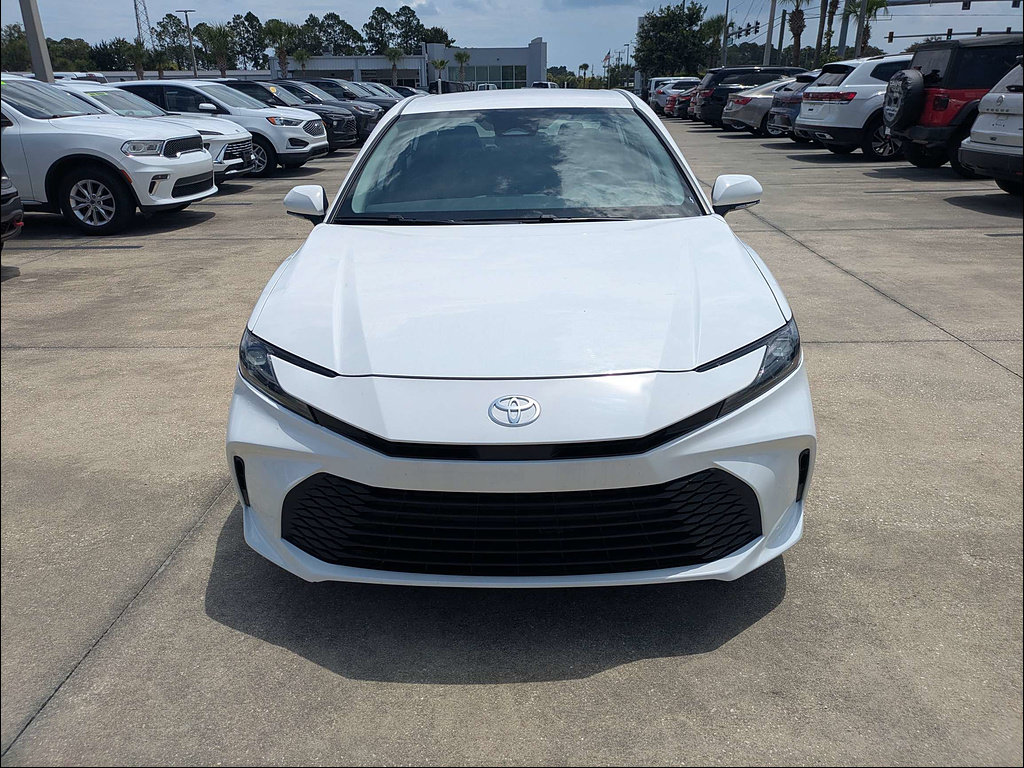 Used 2025 Toyota Camry LE FWD image 8