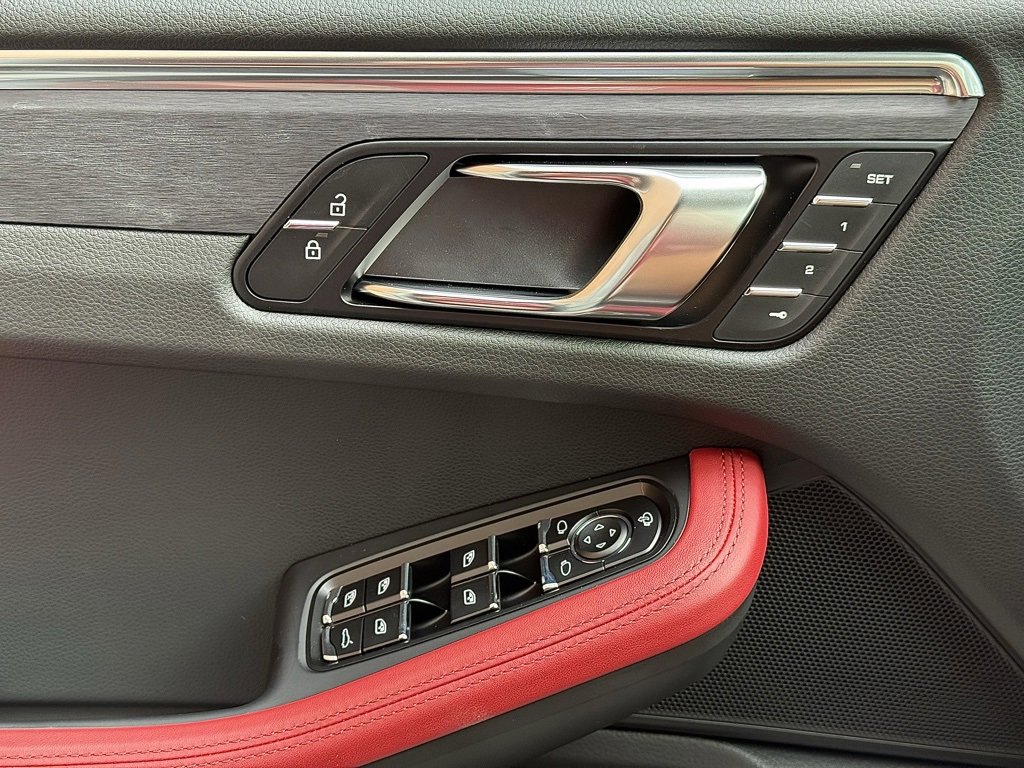 New 2026 Porsche Macan GTS image 17