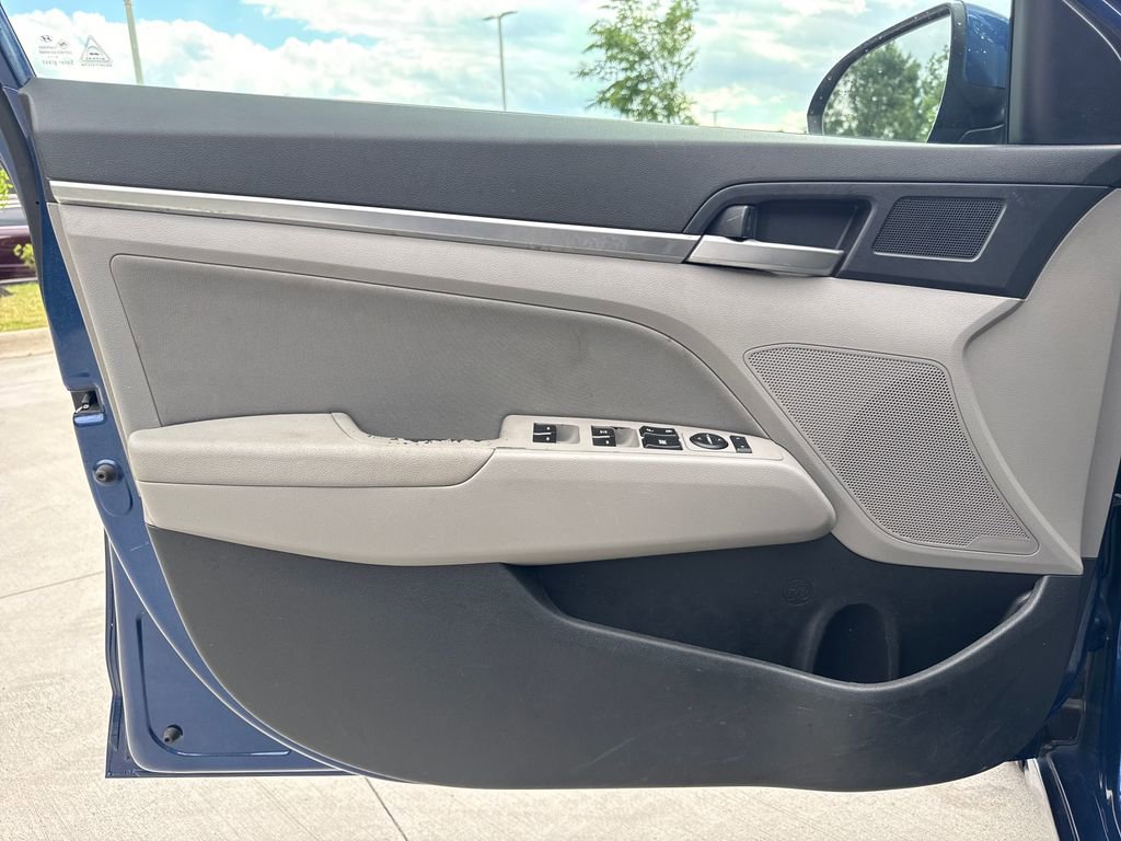 Used 2020 Hyundai Elantra SEL image 14