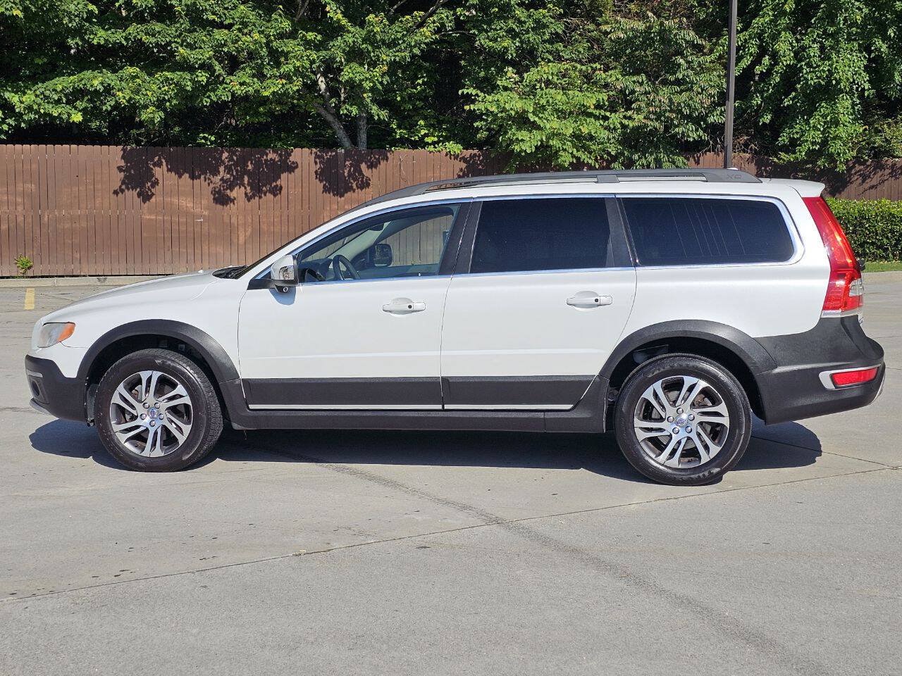 Used 2015 Volvo XC70 T5 Platinum w/ Protection Package FWD image 20