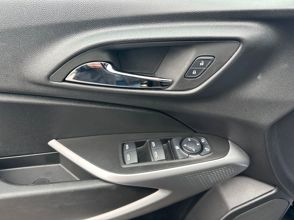 Certified 2024 Chevrolet Trax LS w/ Driver Confidence Package image 12