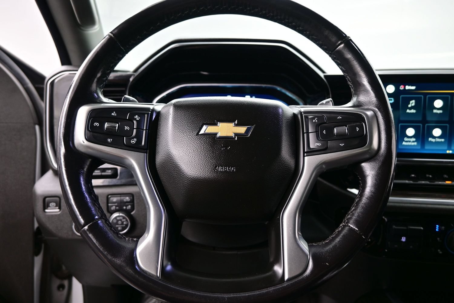 Used 2022 Chevrolet Silverado 1500 LTZ w/ LTZ Premium Package AWD/4WD image 25